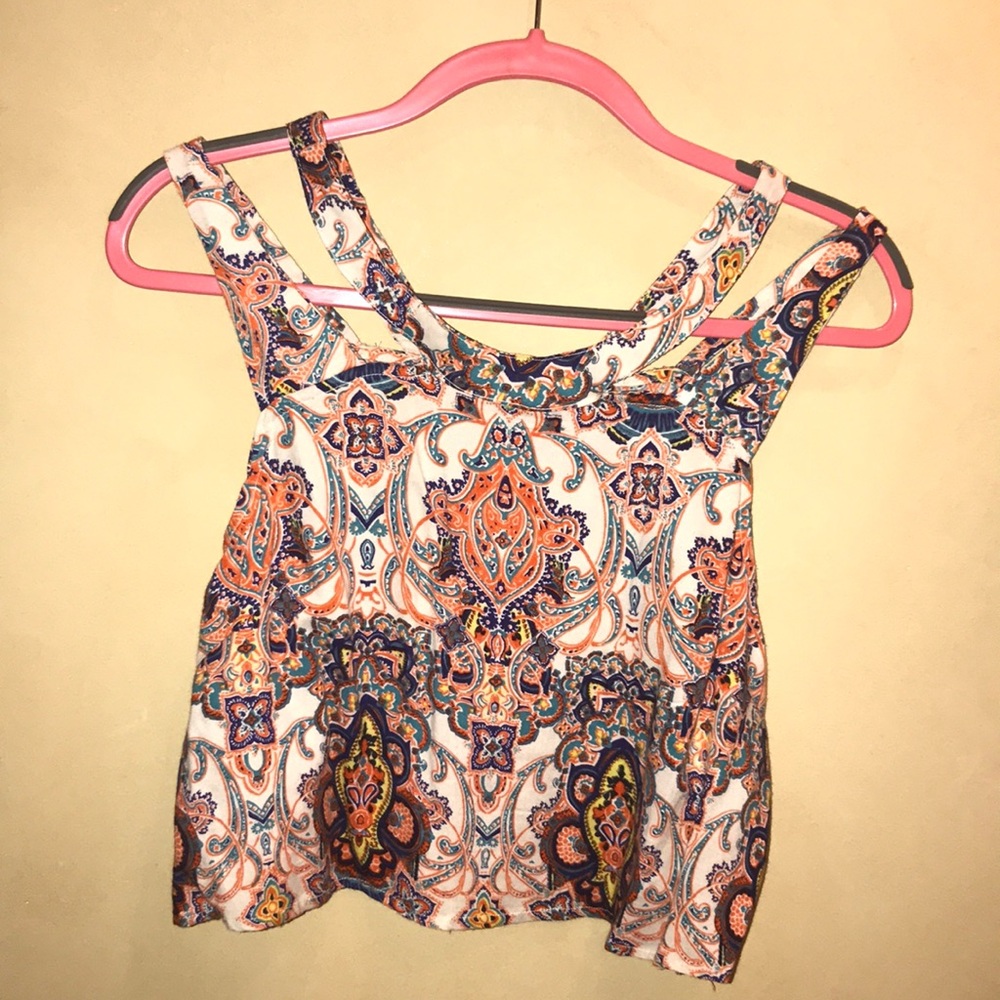 Very cute summer or spring top ✨